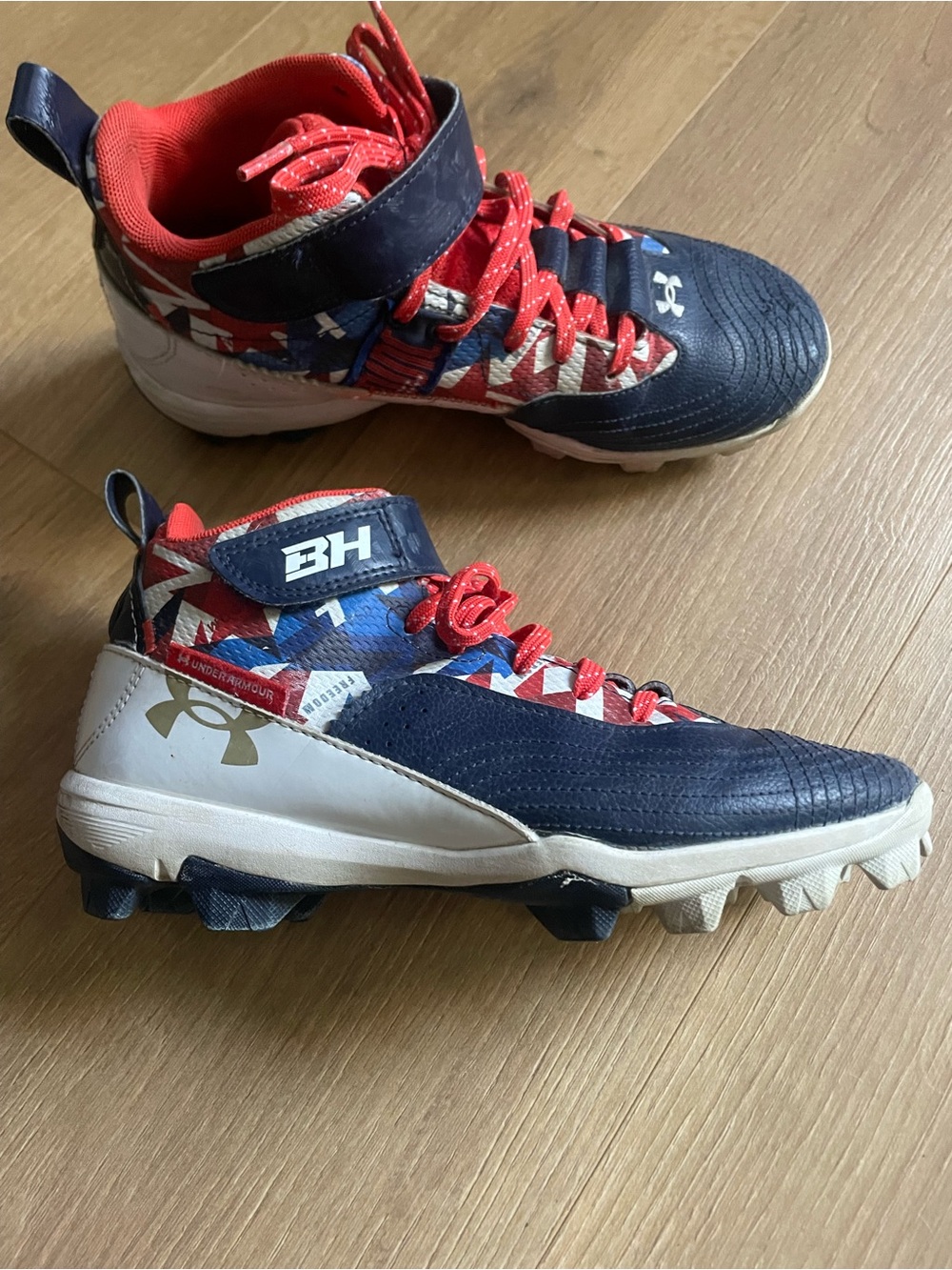 Under Armour Bryce Harper BH Kids Navy Red Cleats Baseball/Football Shoes Size 5